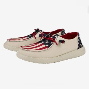 Hey Dude Wendy Americana size 9 NEW